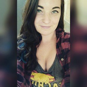 Meet your Posher, Lauren